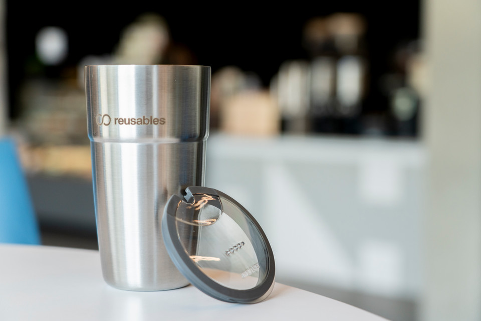 Reusable to-go beverage mug